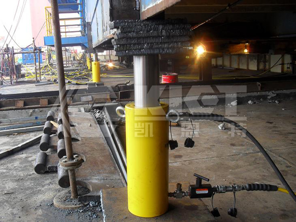 Double-Acting Hydraulic Cylinders for Ship Hull Lifting