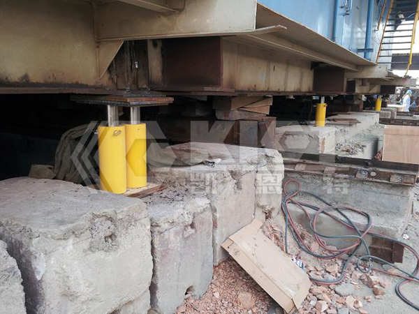 Double-Acting Hydraulic Cylinders for Ship Hull Lifting