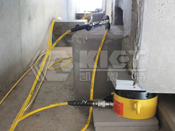 Single-Acting Low-Profile Lock Nut Hydraulic Cylinders for Synchronous Lifting and Rubber Bearing Replacement in Bridges