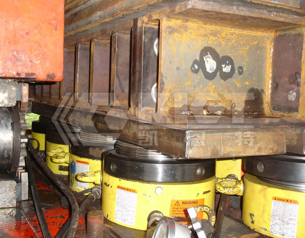 Single-Acting Low-Profile Lock Nut Hydraulic Cylinders for Bridge Bearing Replacement