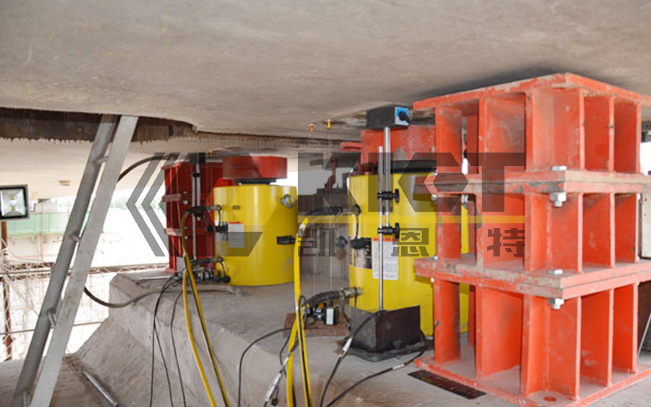 Synchronous lifting system applied to high-speed rail pile foundation settlement synchronous lifting