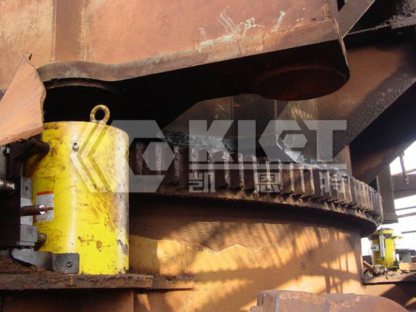 Double-Acting, High-Tonnage Hydraulic Jacks for Synchronous Lifting of Large Electric Shovels