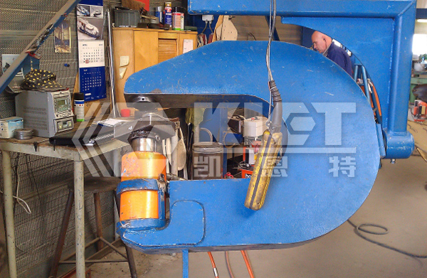 Propeller Alignment in Shipyards Using High-Tonnage Single-Acting Hydraulic Cylinders
