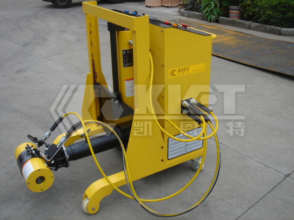 Double-Acting Hollow Plunger Hydraulic Cylinders for Large-Diameter Pipe End Alignment Machines