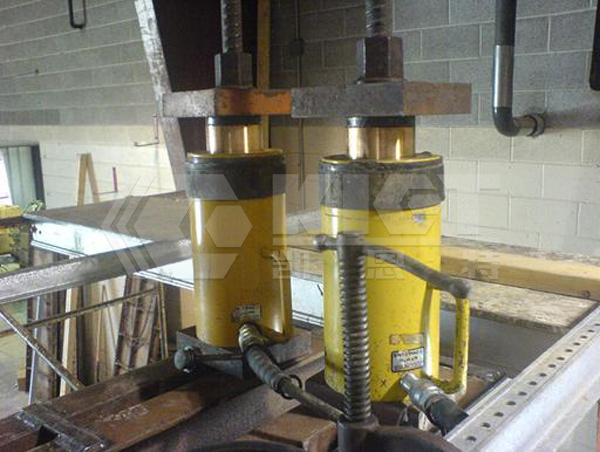 Single-Acting Hollow Plunger Cylinders for Synchronized Lifting and Installation of Equipment