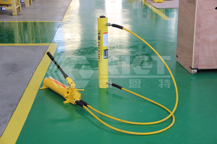 5T double-acting hollow hydraulic jack with P84 double-acting hand pump