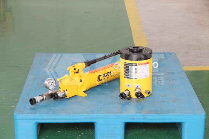 100T double acting self-locking hydraulic jack with P84 double acting hand pump