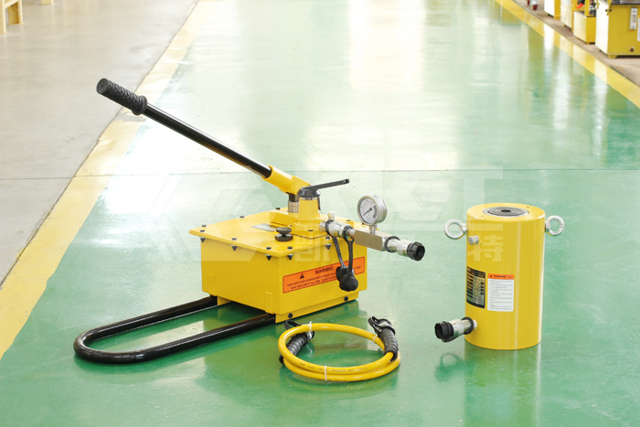 100T single-acting large tonnage hydraulic jack with P460 hand pump