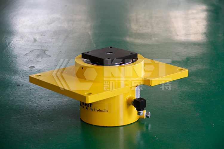 Four-stage jacking hydraulic jack
