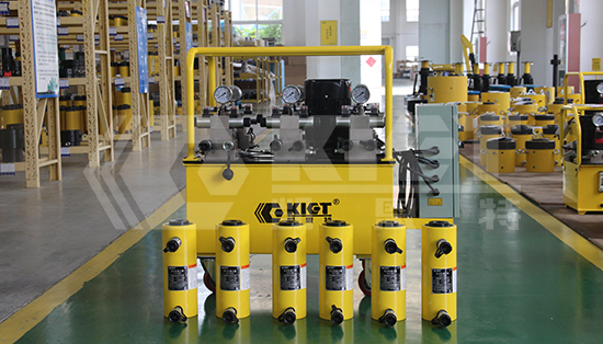 What specifications are there for hydraulic cylinder with electric hydraulic pump (Attached shipping photos)