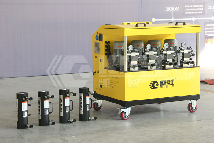 Configuration scheme of aluminum hydraulic cylinder one drive four synchronous lifting