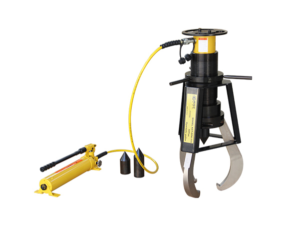 Split-type skid-resistant hydraulic gear puller