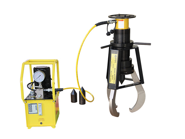 Split-type skid-resistant hydraulic gear puller