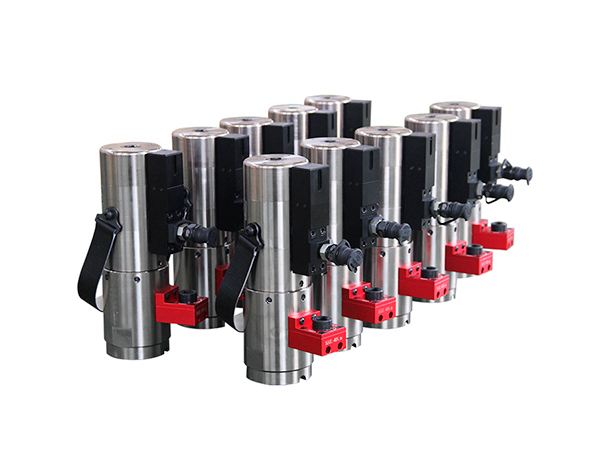 Multistage Hydraulic Bolt Tensioner