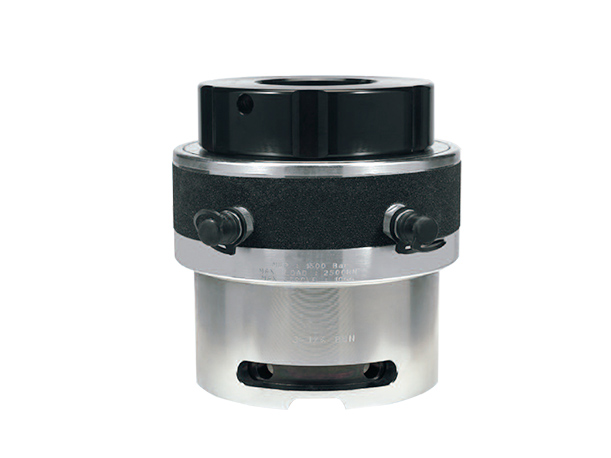Self-centering hydraulic bolt tensioner