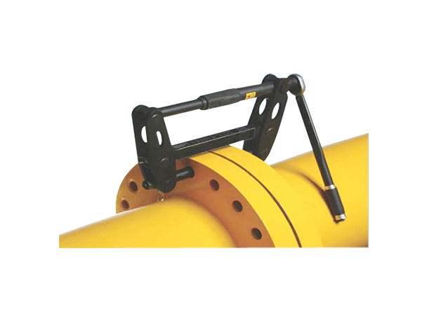 Zero-gap mechanical flange spreader