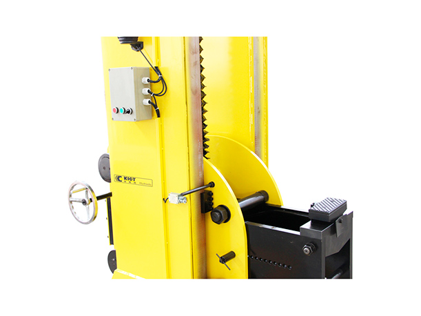 Mobile Lifting Jack for Locomotive
