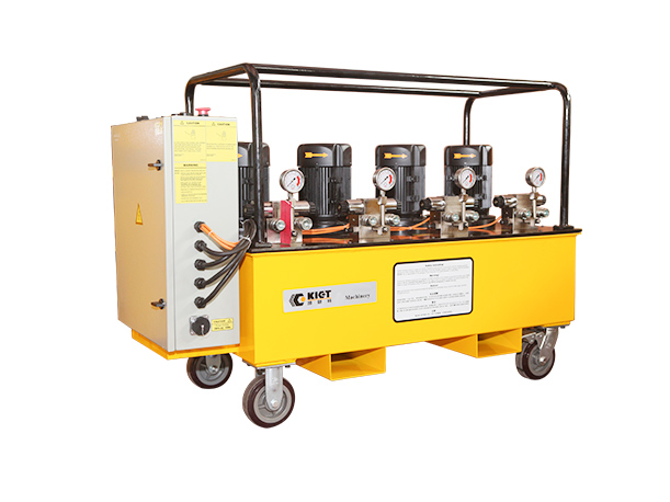 Double-acting synchronous hydraulic pump with rated flow